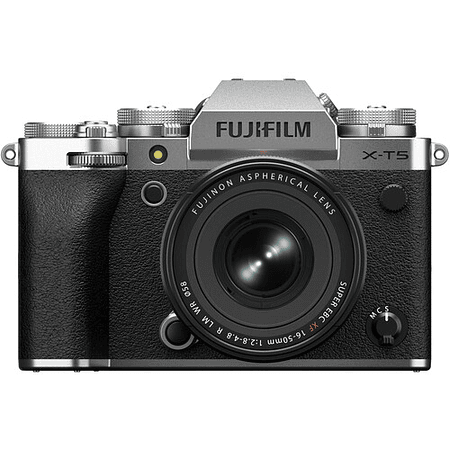 FUJIFILM X-T5 Mirrorless con lente XF 16-50mm f/2.8-4.8 