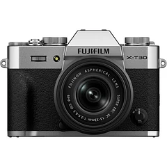 FUJIFILM X-T30 III con lente 13-33mm f/3.5-6.3 