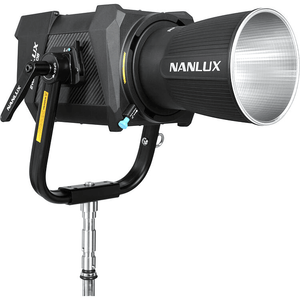 Nanlux Evoke 1200B LED Bi-Color Spot Light Kit con Trolley Case 5
