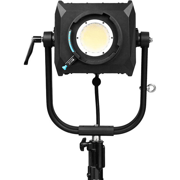 Nanlux Evoke 2400B Bi-Color LED Monolight Kit con Reflector 45° y Flight Case 5