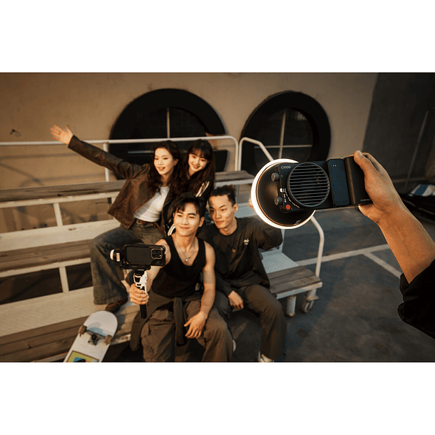 Zhiyun Cinepeer CX100 RGB Pocket Light 18