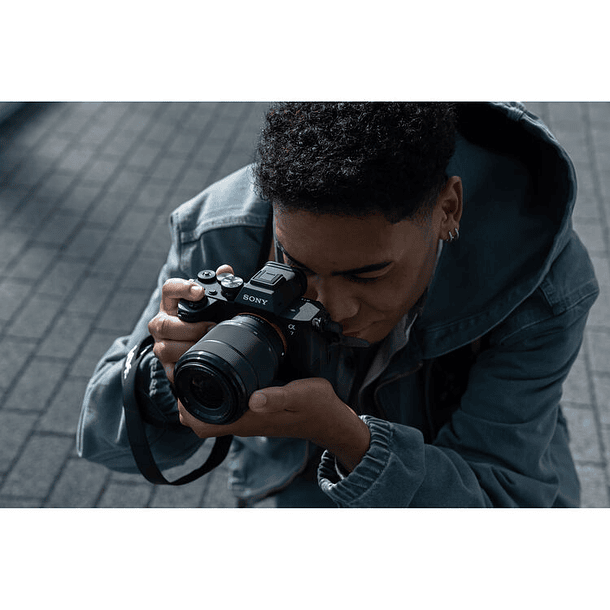 Sony FE 28-70mm f/3.5-5.6 OSS II 7