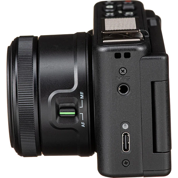 Yashica City 200 Digital Camera 10