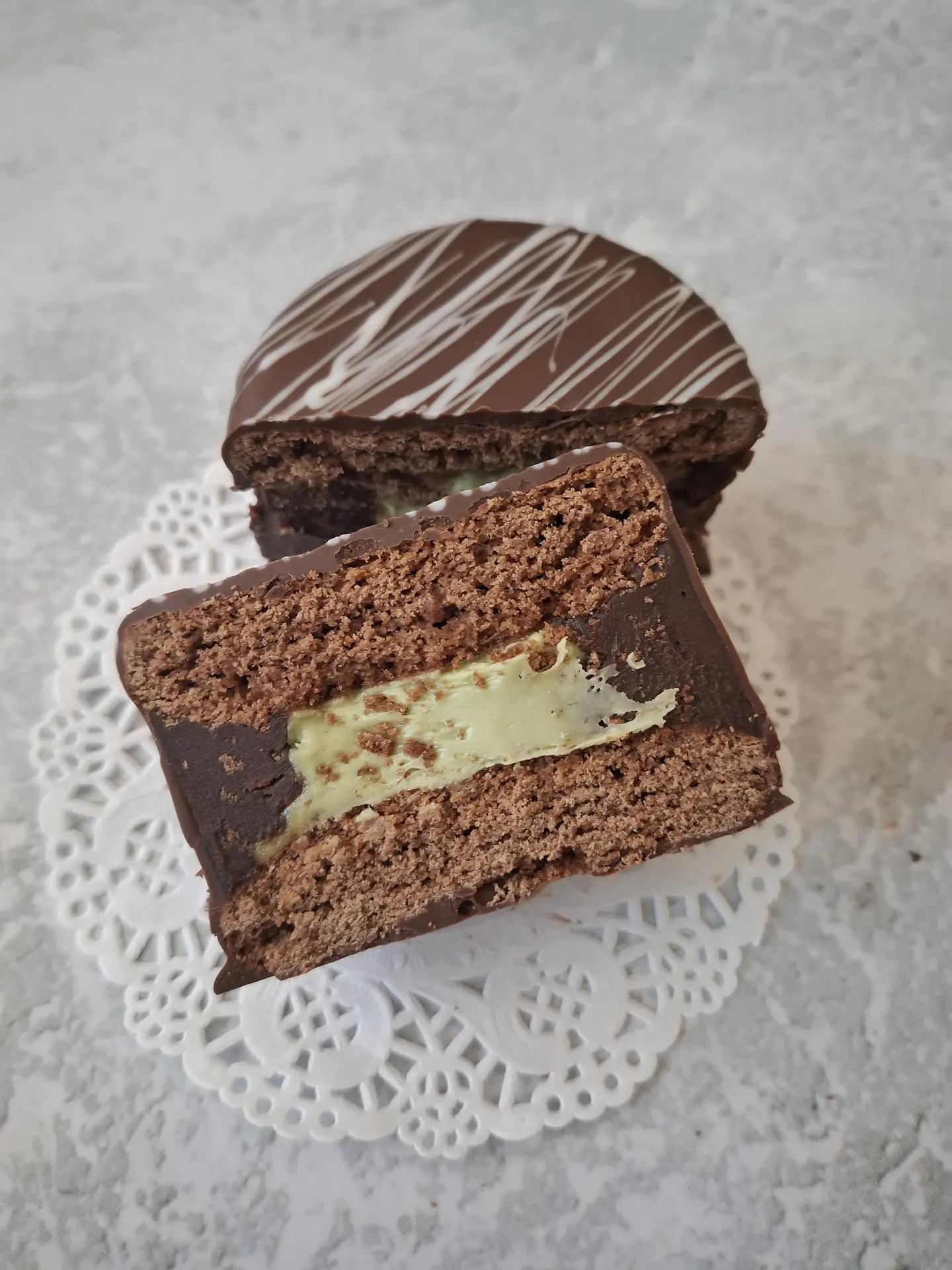 Mendocino Matilda Pistacho  (Alfajor Premium) 3