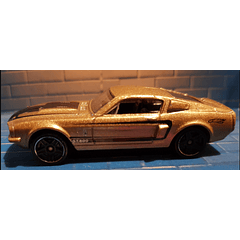 2011 Hot Wheels - Muscle Mania 67 Shelby GT-500 #101/244 Gold 