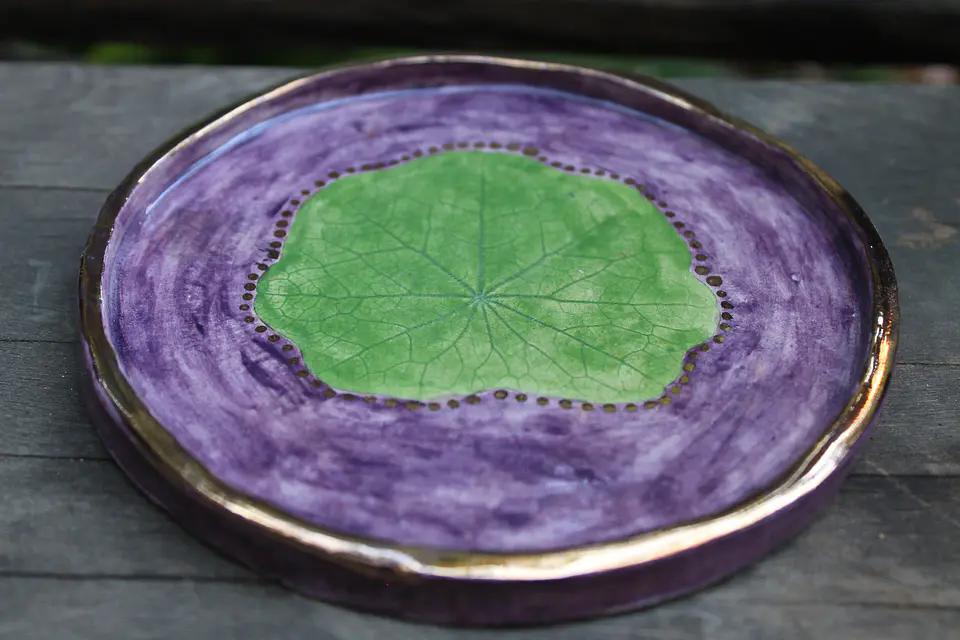 Plato Capuchina Morado Oro 13 cm 3