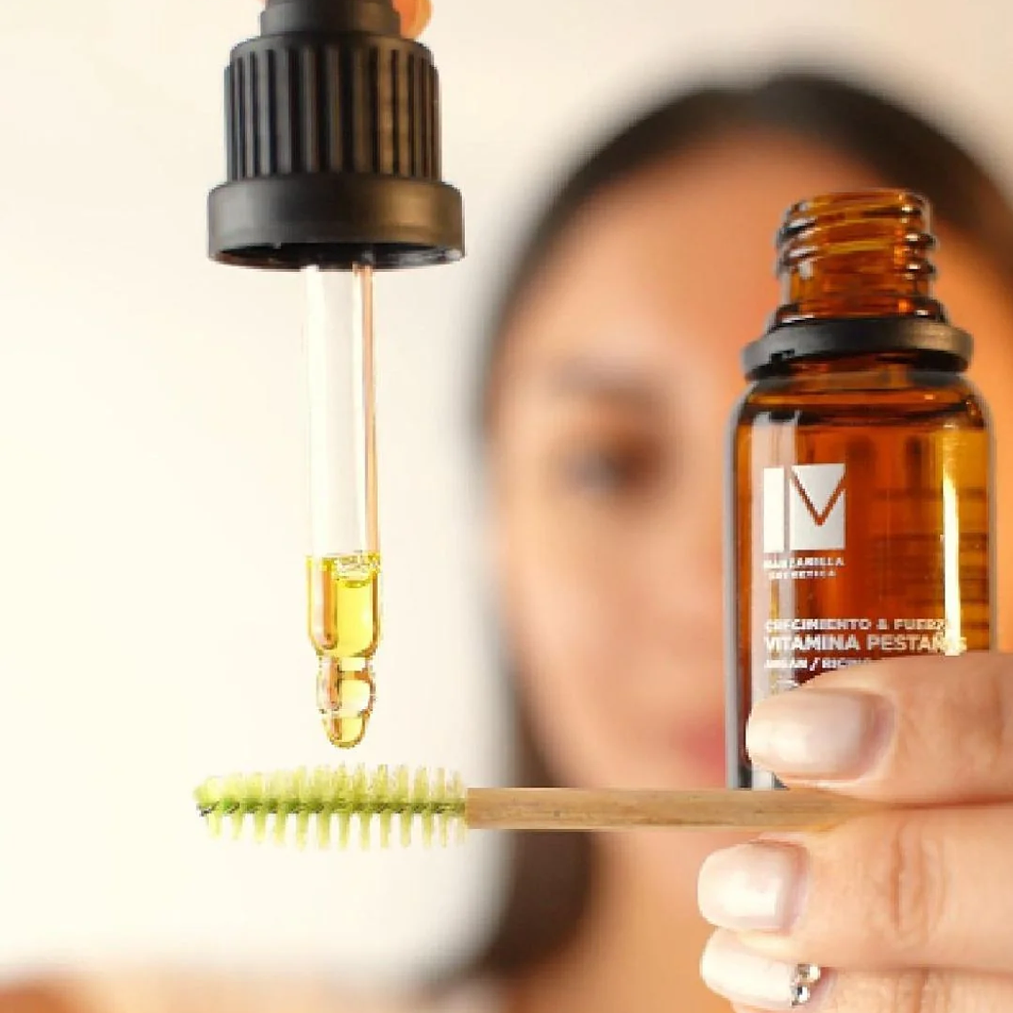 Vitamina Pestañas y Cejas15cc - Manzanilla  2