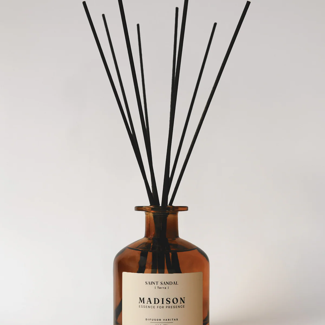 Difusor Varitas Saint Sandal 250ml - Madison  1