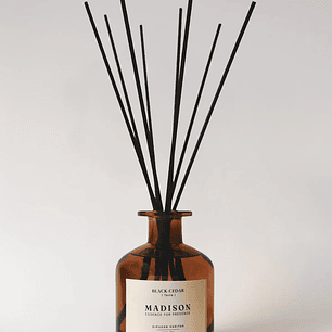 Difusor Varitas Black Cedar 250ml - Madison 