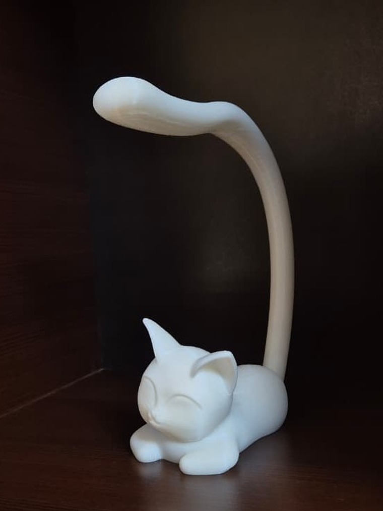 Porta Audífonos Gato cola larga – Soporte Impreso en 3D para Home Office 2