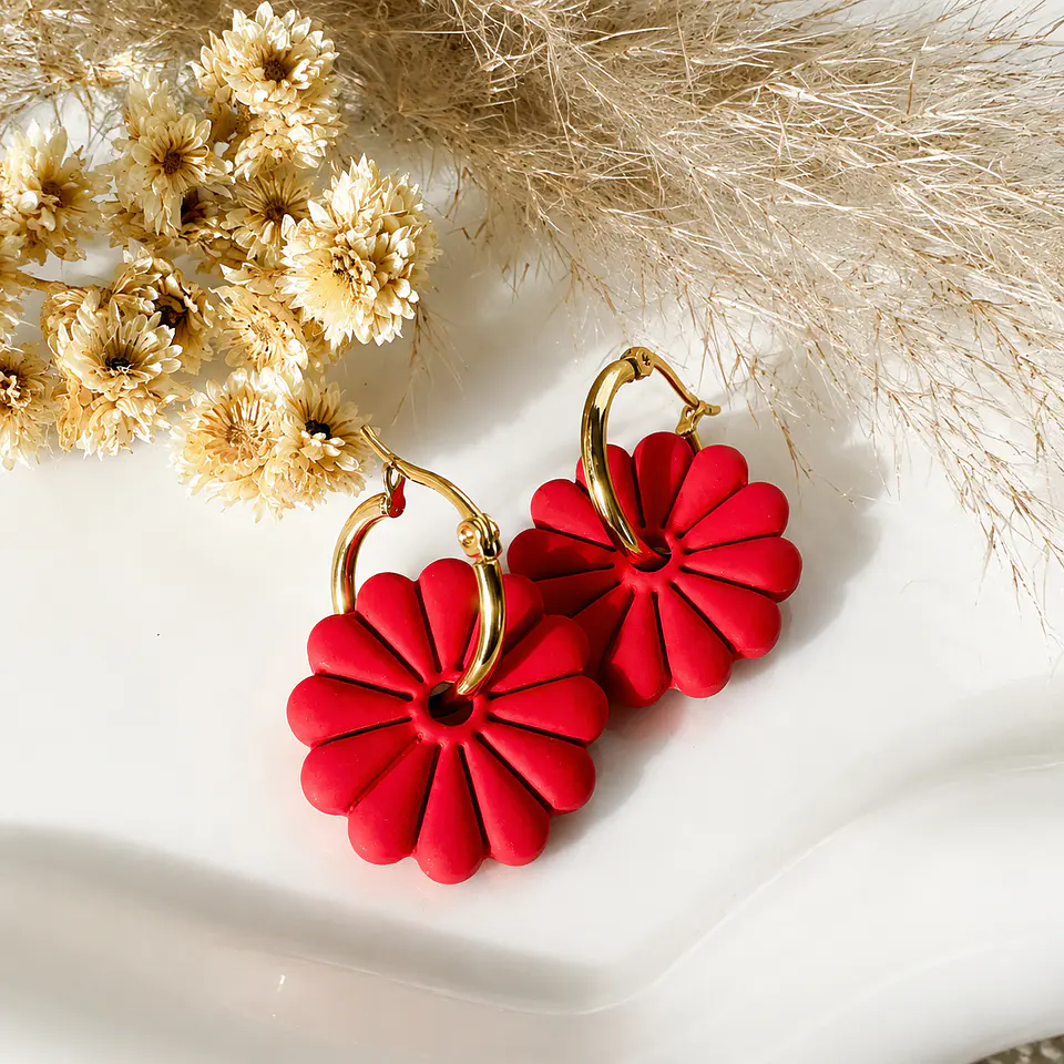 ❤️🌸 Aritos Flor Carmesí Charm 2