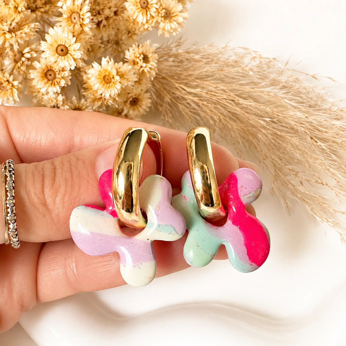 🌈✨ Aritos Flor Pastel Candy Charm 1