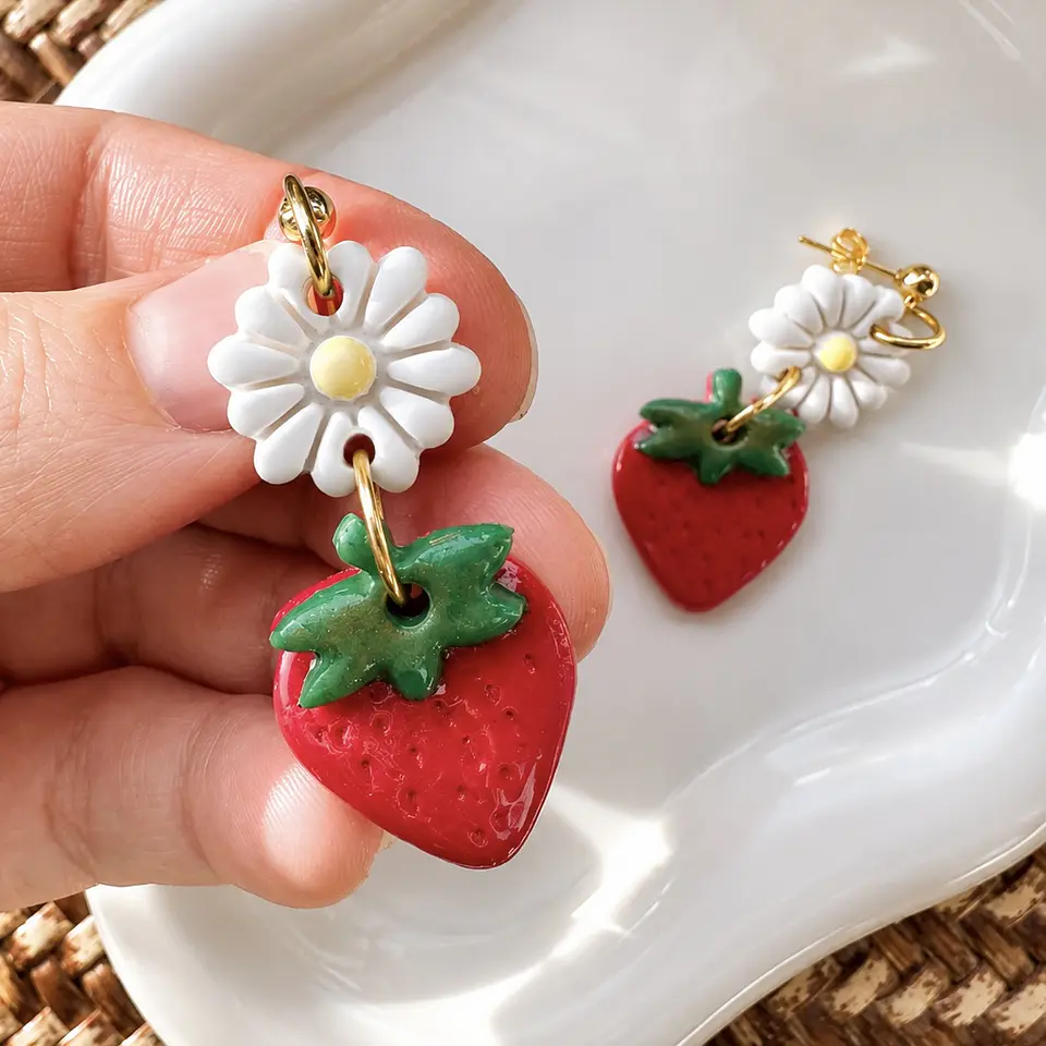 🍓🌼 Aritos Pegaditos Margarita & Frutilla 1