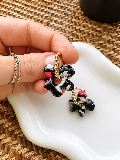 Charm Flor Abril  🖤 Eclipse