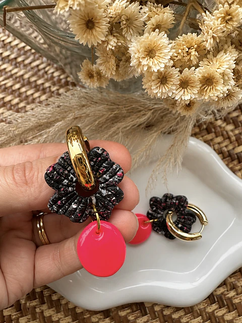 Charm Flor Nocturna Fucsia 🩷🖤