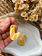 Aritos Corazón Rayas Mostaza 💛 - Miniatura 1