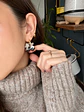 Charm Flor_Abril Monocroma 🖤 - Miniatura 1