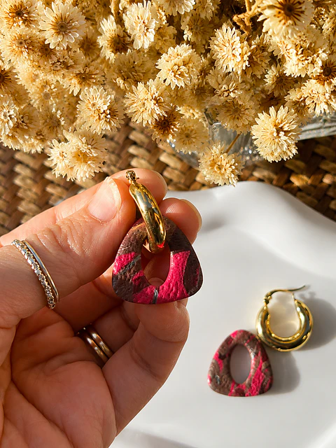 🐆 Charm Triángulo Animal Print Rojo 🐆