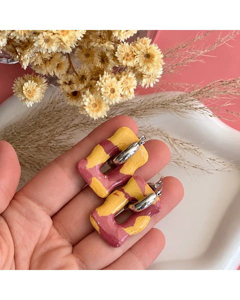 🌸 Charm Rectangular Camuflaje Mostaza y Burdeo 🌸