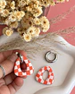 🌸 Charm Triangular Damero Naranjo y Blanco 🌸 - Miniatura 4