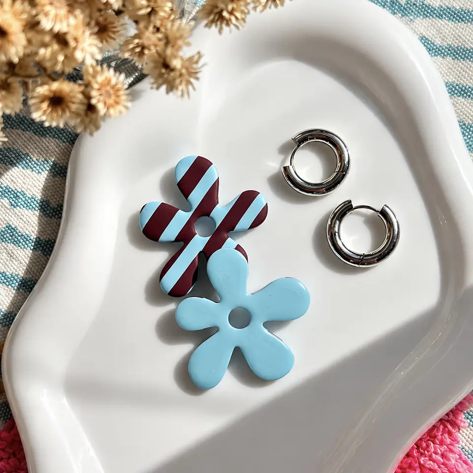 🌼 Charm Flor Rayas Burdeo y Celeste 🌼  3