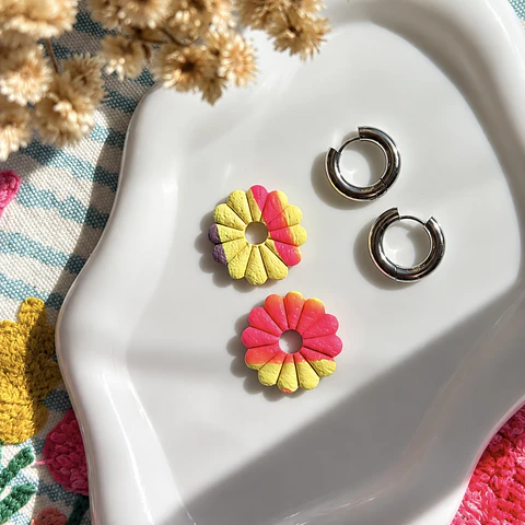🌼 Charm Flor Degradé Fucsia y Amarillo 🌼