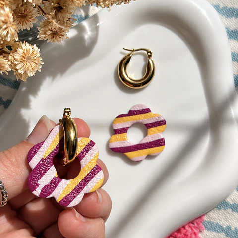 🌼 Charm Flor Rayas Morado y Amarillo 🌼