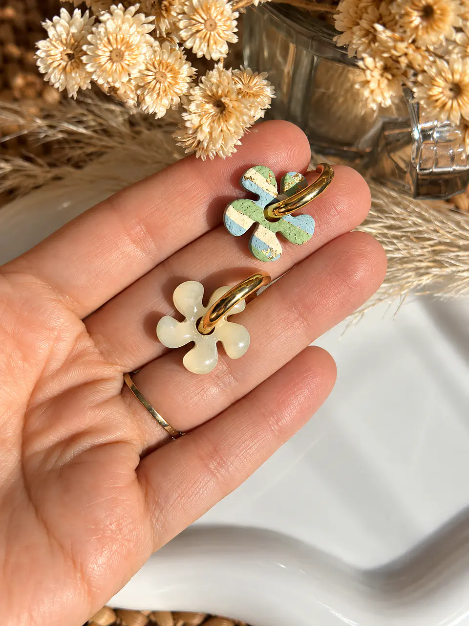 🌸 Charm Florcita Rayas Verde y Celeste 🌸  1