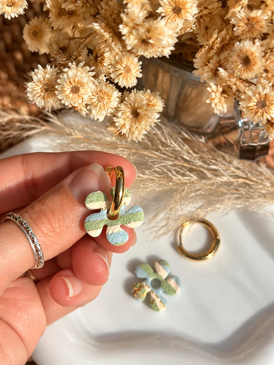 🌸 Charm Florcita Rayas Verde y Celeste 🌸  2