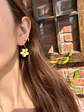 🌸 Set de Aros Florcitas Dobles Rosa y Amarillo 🌸 - Miniatura 2