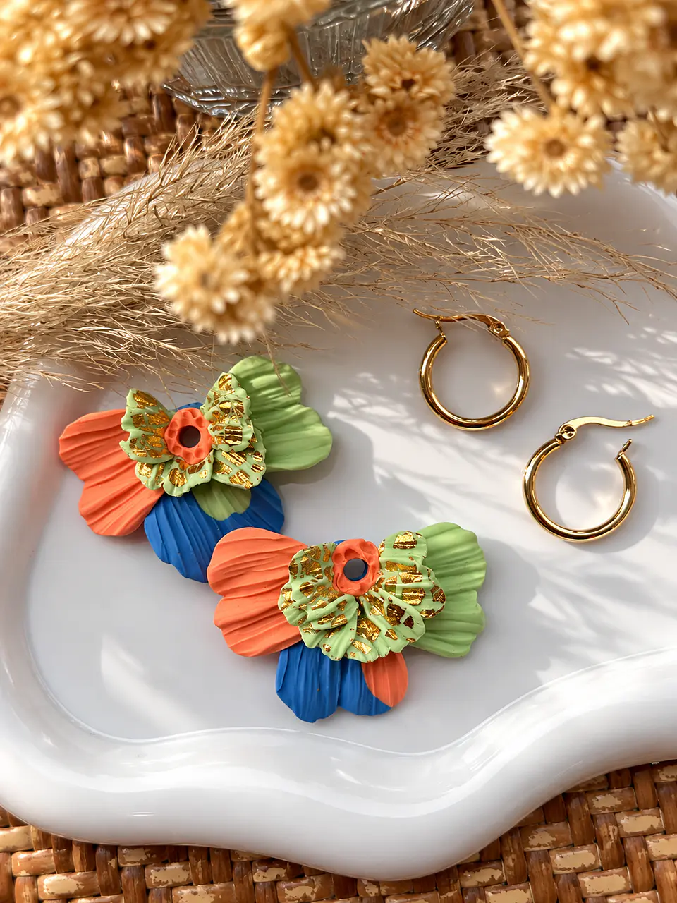 🌈 Charm Flor Multicolor y Dorado 🌈 Incluye Argolla 1