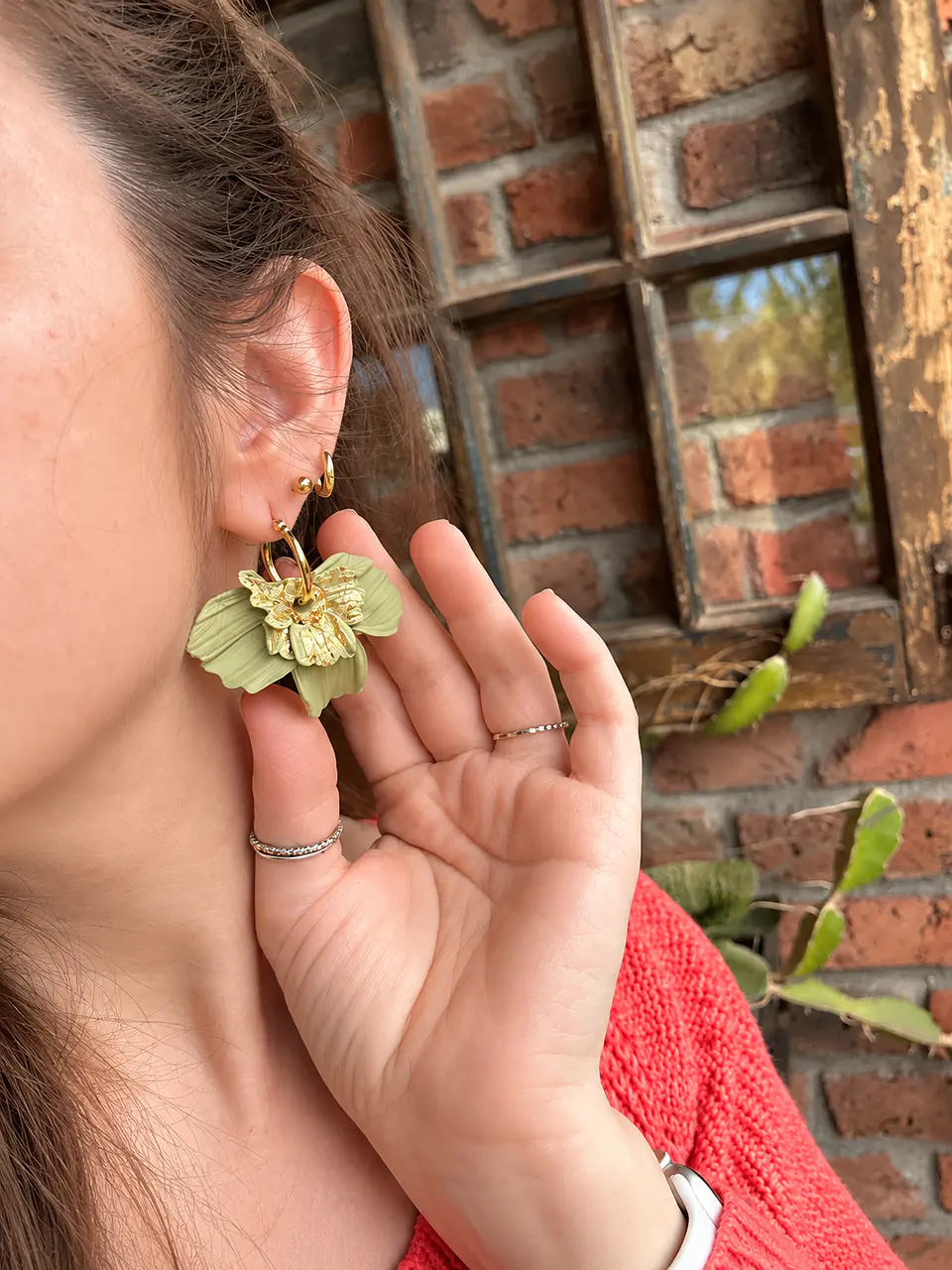 💚 Charm Flor Verde Oliva y Dorado 💚 Incluye Argolla 4