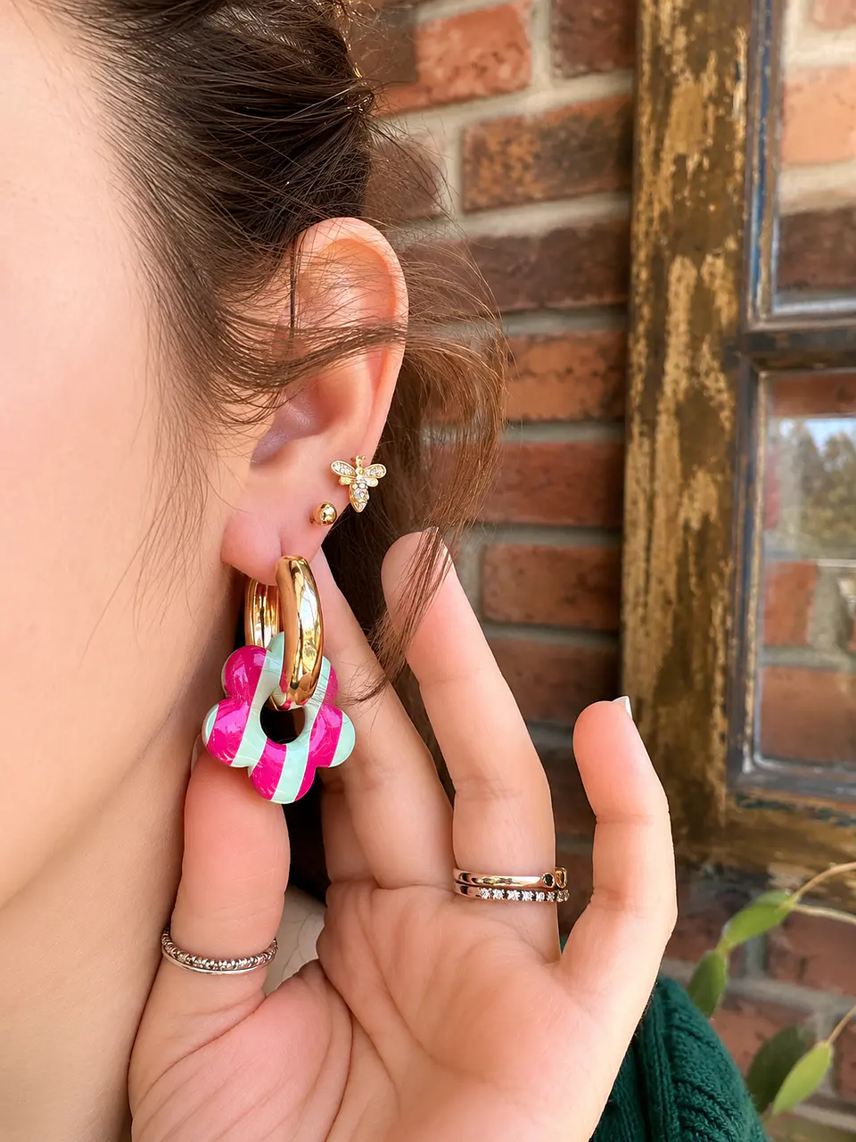 🩷 Set Flor Rayada 🩷 Incluye Argollas 2
