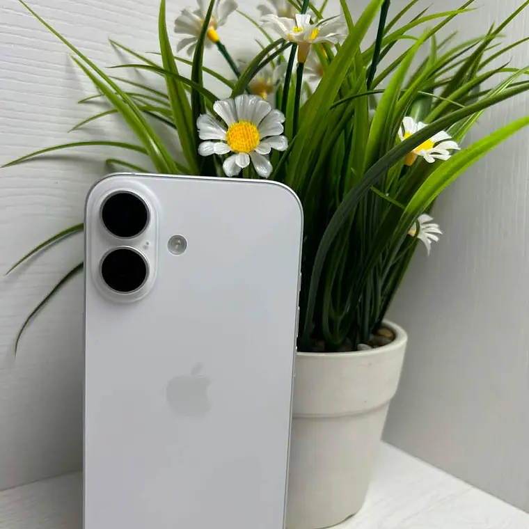 Iphone 16 white 128gb 2