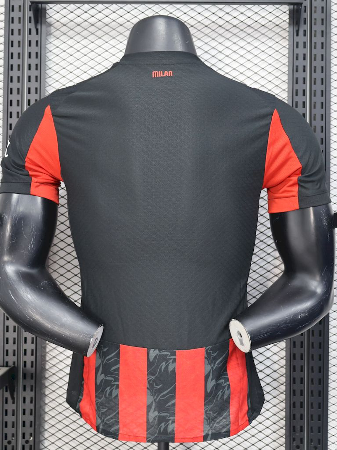 CAMISOLA VERSÃO PLAYER DO MILAN 25/26 VERMELHO E PRONTO 3