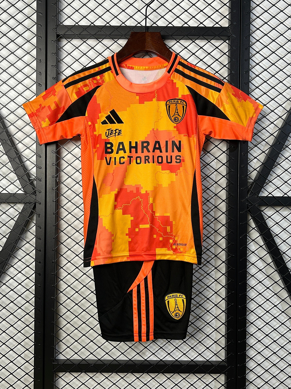 KIT INFANTIL DO REAL MADRID 25/26 LARANJA 1