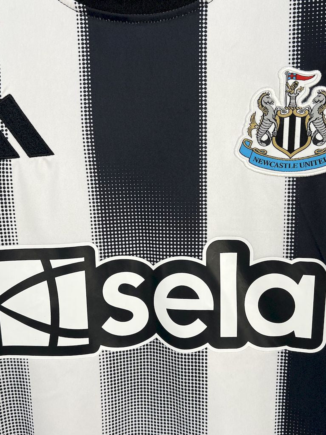 CAMISOLA DO NEWCASTLE 25/26 BRANCO E PRETO 2