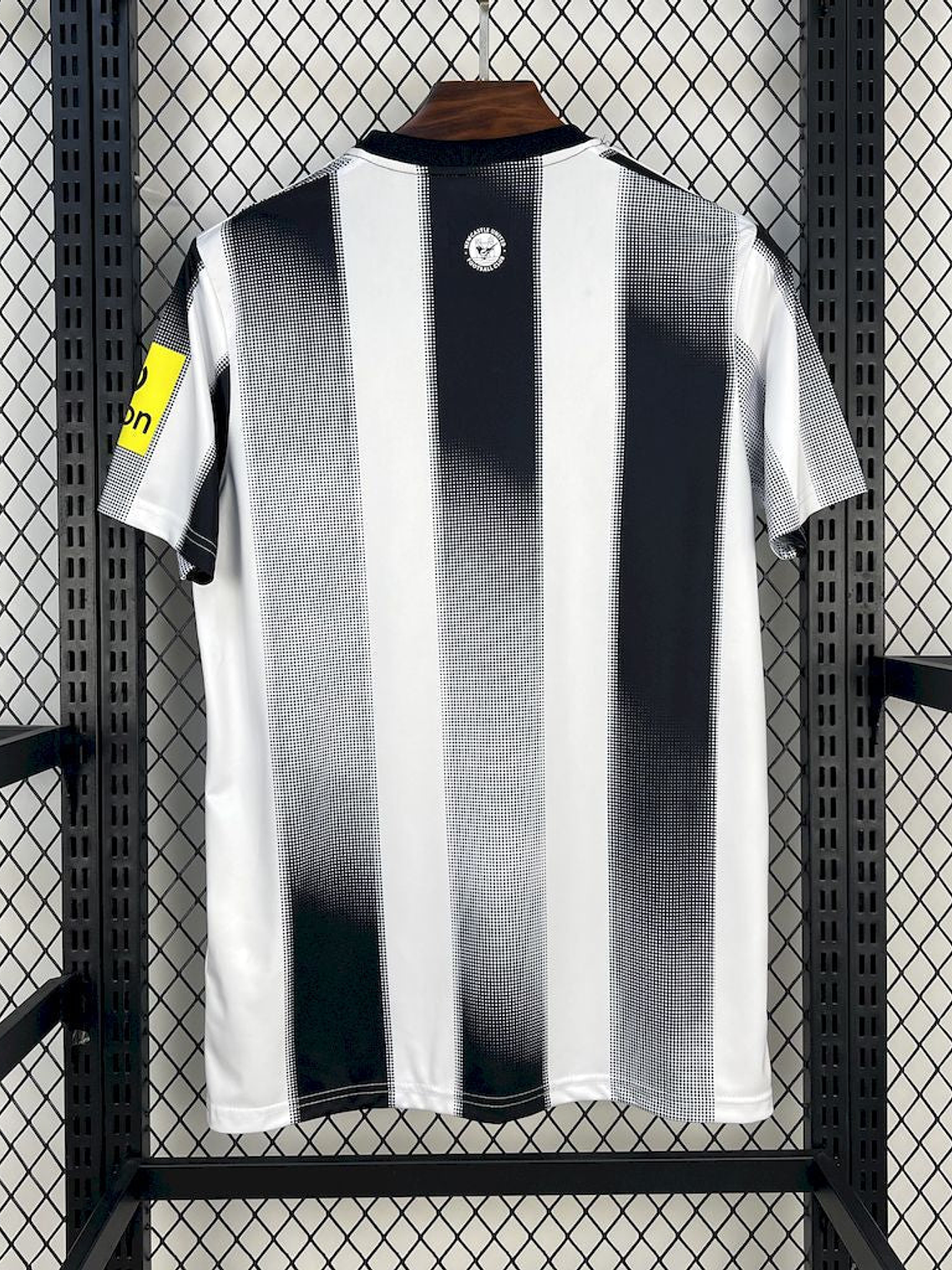 CAMISOLA DO NEWCASTLE 25/26 BRANCO E PRETO 3