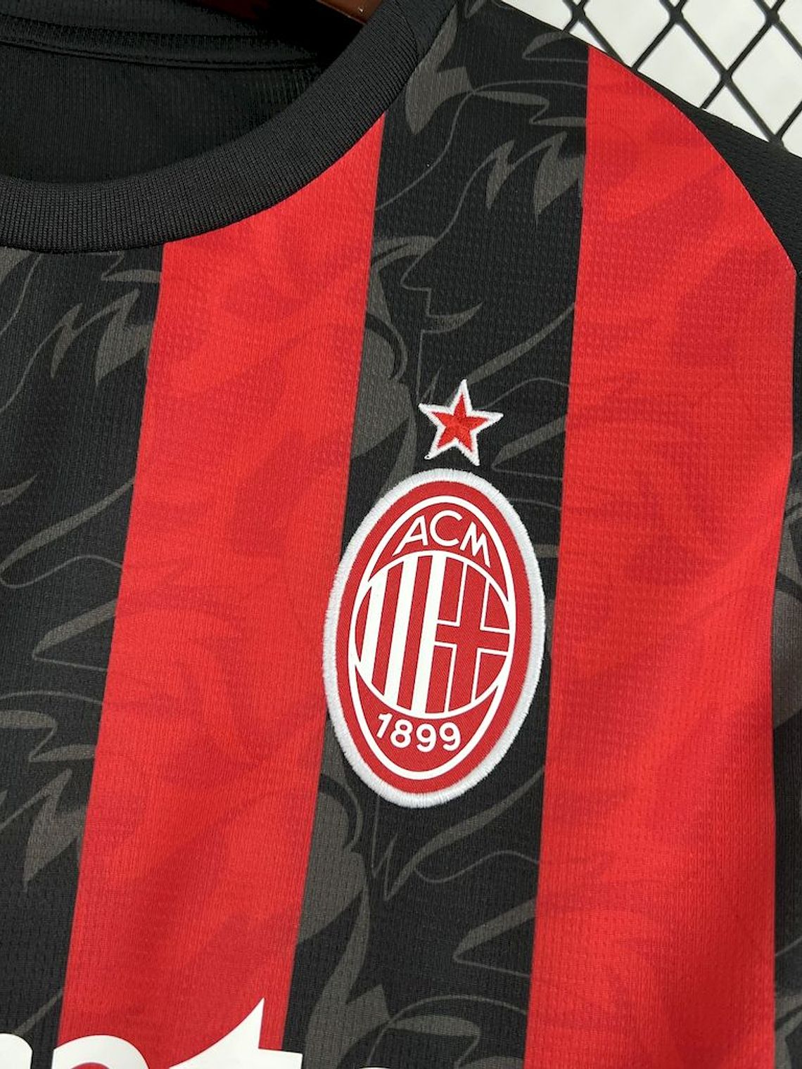 CAMISOLA DO MILAN 25/26 VERMELHO E PRETO 2