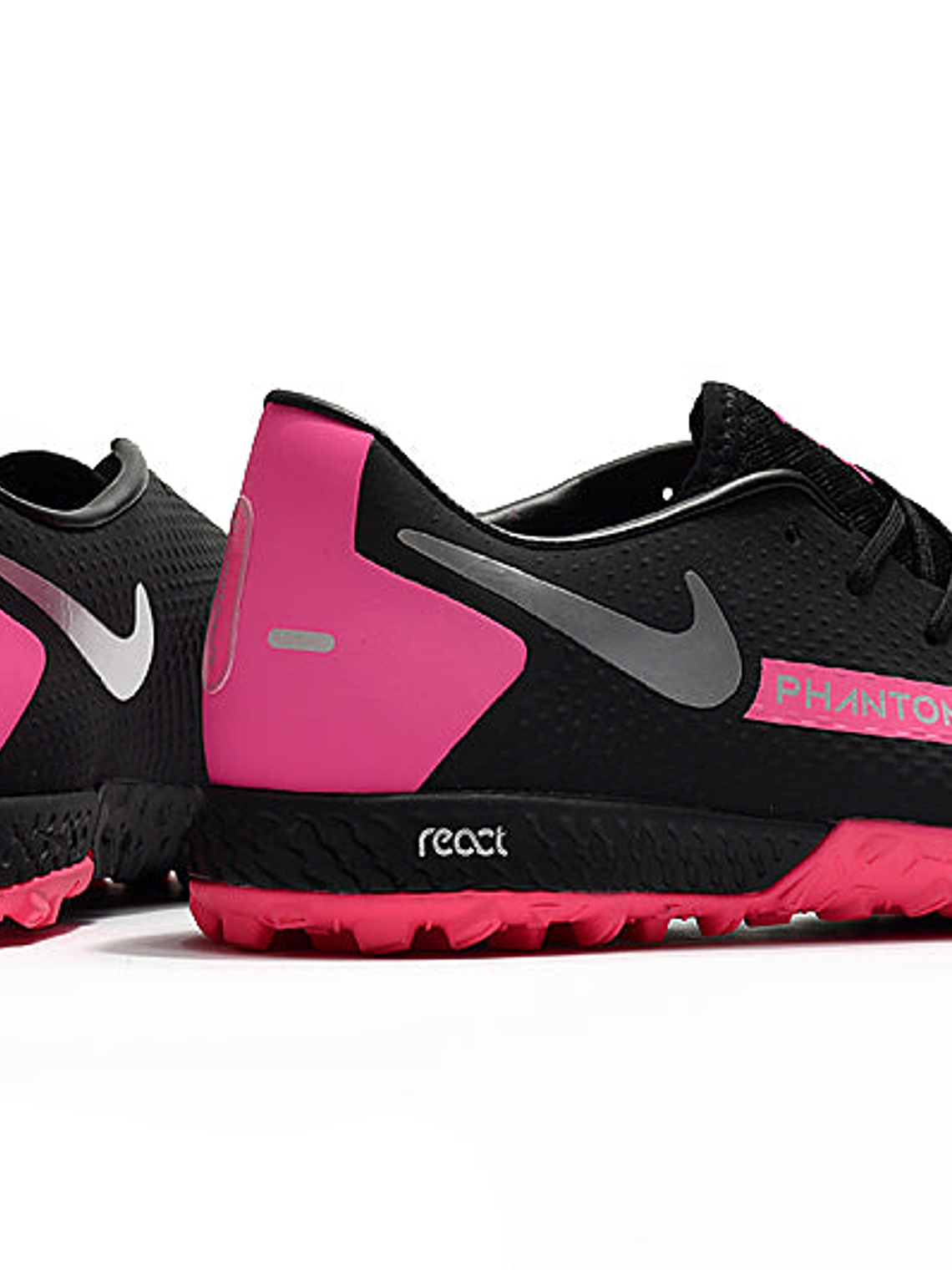 Chuteira Nike React Phantom GT Pro TF 6