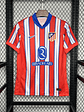 CAMISOLA DO ATLETICO DE MADRID 24/25 VERMELHO E BRANCO - Thumbnail 2