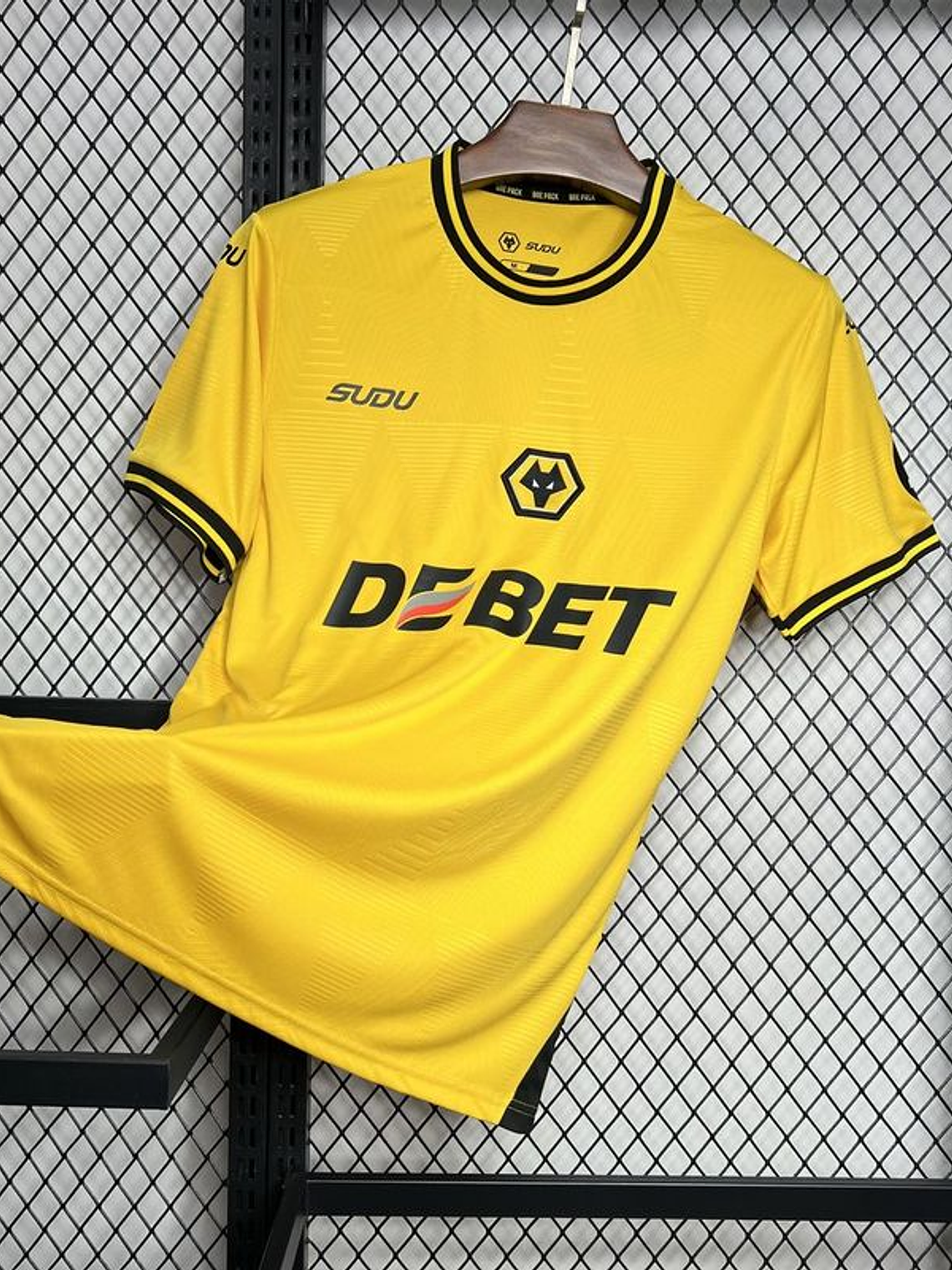 CAMISOLA DO WOLVES 24/25 AMARELO 1