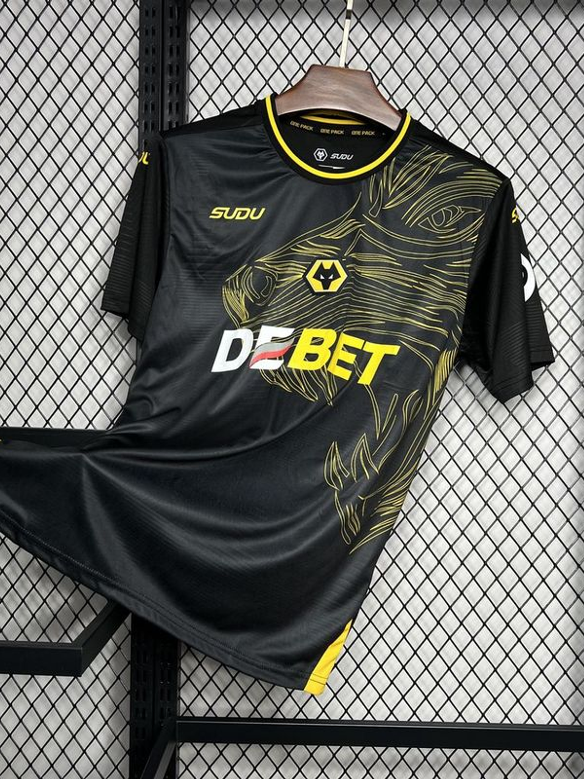 CAMISOLA DO WOLVES 24/25 PRETO 1