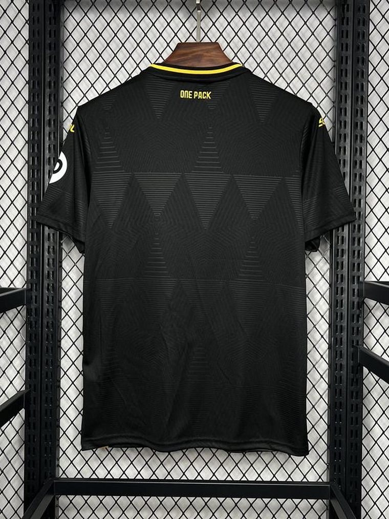 CAMISOLA DO WOLVES 24/25 PRETO 3