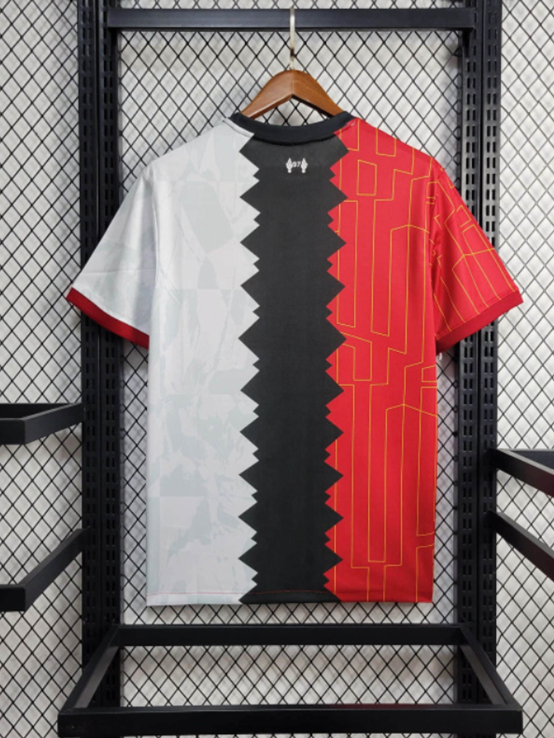 CAMISOLA DO LIVEPOOL 24/25 MULTICOLOR EDIÇÃO ESPECIAL 2