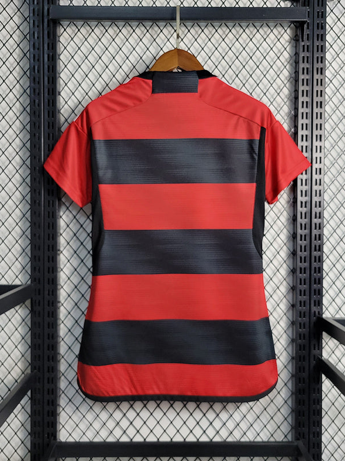 CAMISA FEMININA DO FLAMENGO 23/24 VERMELHO E PRETO 2