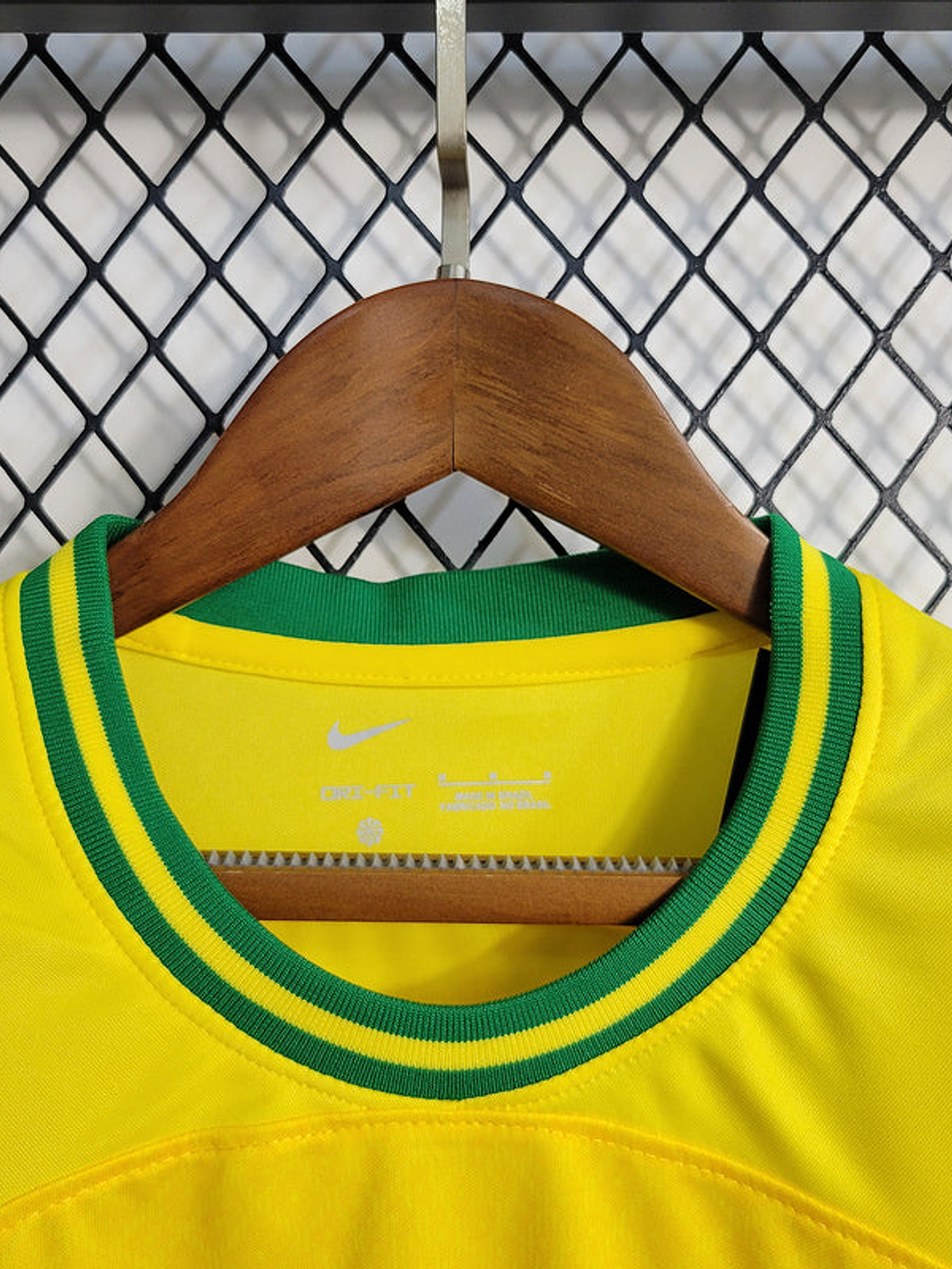 CAMISA FEMININA DO BRASIL 23/24 AMARELO 3