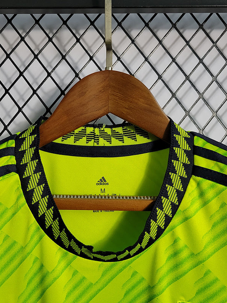 CAMISA FEMININA DO MANCHESTER UNITED 23/24 VERDE NEON 5