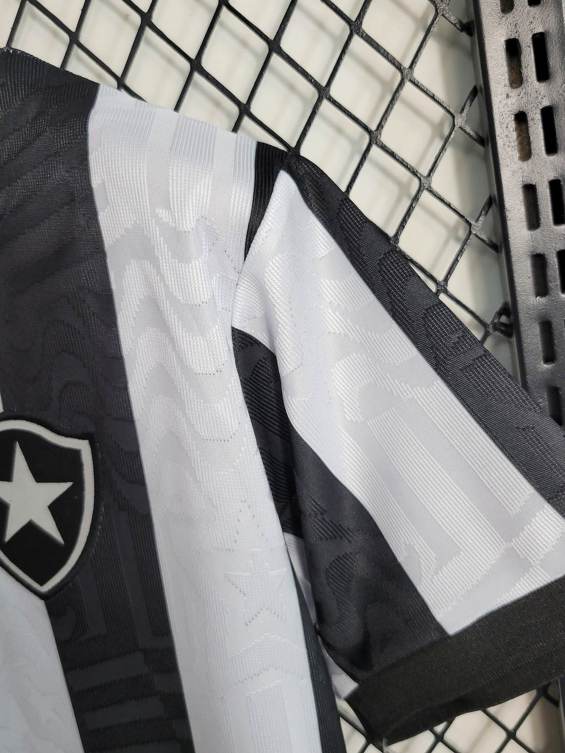CAMISA FEMININA DO BOTAFOGO 23/24 BRANCO E PRETO 2