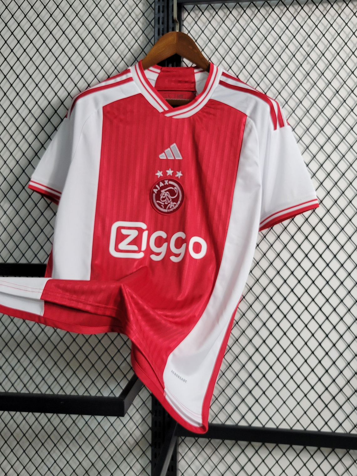 CAMISOLA DO AJAX 23/24 VERMELHO E BRANCO 1